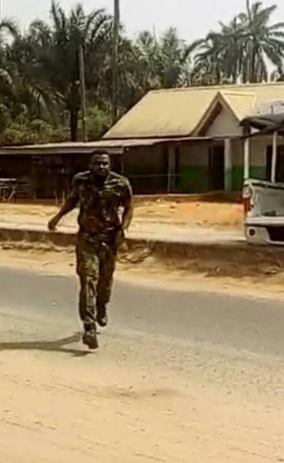 Breaking: Chaos in Rivers as Niger Delta Militants Ambush Soldiers, Force Military Retreat From Entering Rivers State to Enforce State of Emergency